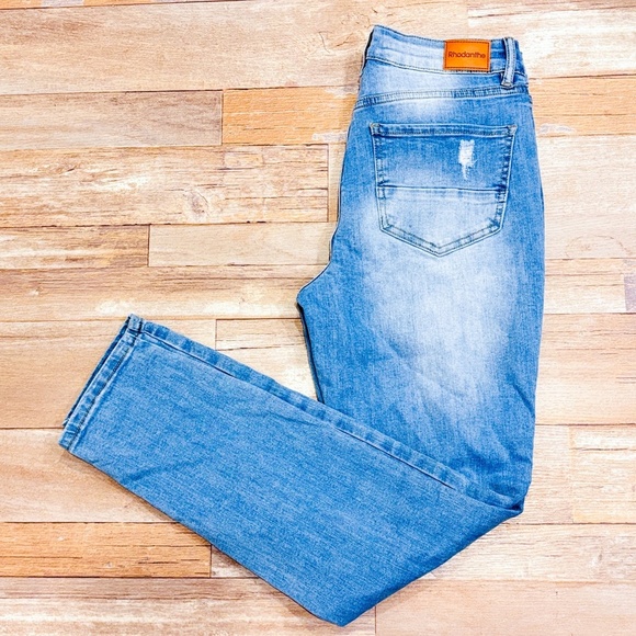 RHODANTHE Light wash distressed boyfriend jeans | Relaxed fit denim | Size 6 * - Picture 3 of 13